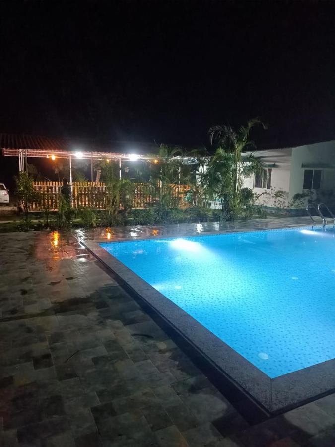 Отель Mohor Retreat Алибаг Экстерьер фото